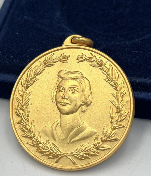 Μεταλλιο Λέλα Καραγιάννη (Χωρίς κορδέλα) - Image 2