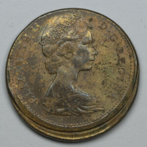 Alternative view of 1 cent 1971 Canada MINT ERROR OFF CENTRE C160